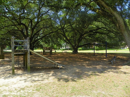 Cloverdale Road Park (Median) 5